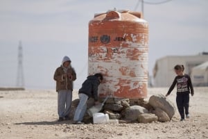 Children_filling_water_in_Al-Zaatari_Camp